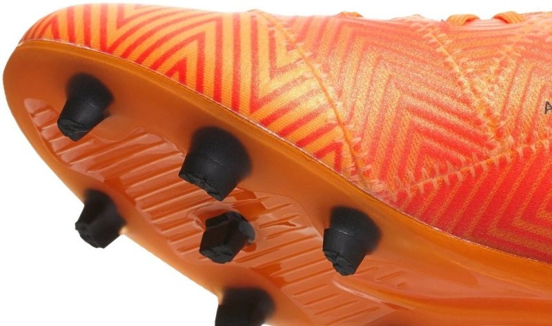 ποδοσφαιρικά αθλητικά παπούτσια τάπες